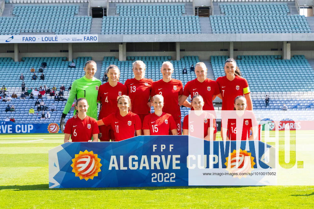 Goalkeeper Cecilie Haustaker Fiskerstrand, Synne Skinnes Hansen, Guro Bergsvand, Maria Thorisdottir, Frida Leonhardsen Maanum, Ingrid Syrstad Engen, Tuva Hansen, Celin Bizet Ildhusoy, Amalie Vevle Eikeland, Vilde Boe Risa and Elise Hove Thorsnes of Norway football of the Alveve match between Italy and Norway on February 20, 2022 in Faro Photo Ludvig Thunman BILDBYRAN kod LT LT0281 fotboll football soccer fotball algarve cup italien italy norge norway dam bbeng women women s,