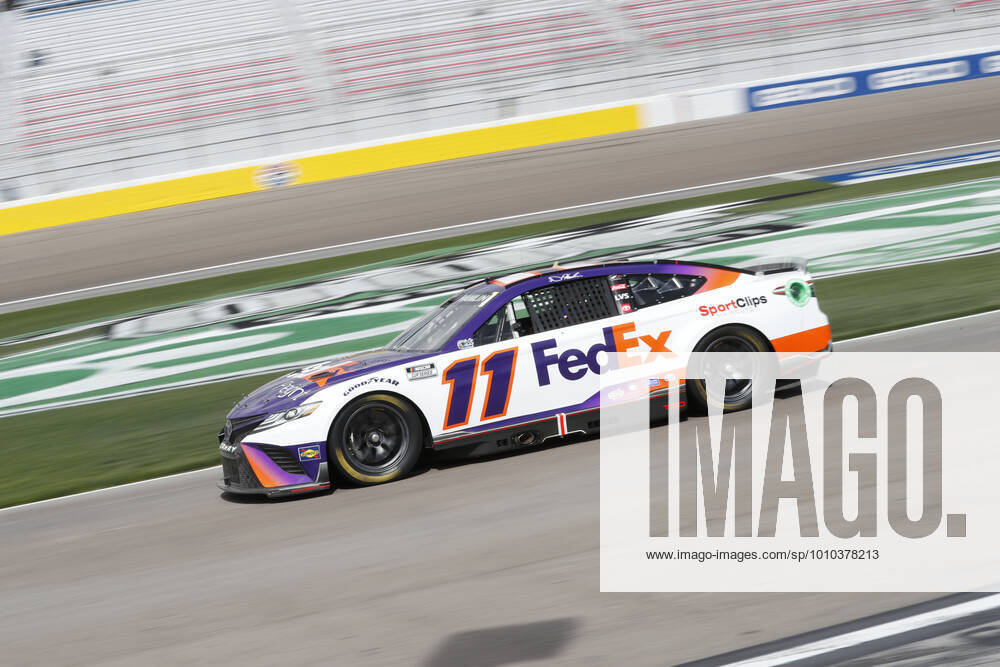 LAS VEGAS, NV - MARCH 05: Denny Hamlin ( 11 Joe Gibbs Racing FedEx Freight Toyota) during practice and qualifying for the Pennzoil 400 presented by Jiffy Lube NASCAR, Motorsport, USA Cup Series race, on March 5, 2022, at Las Vegas Motor Speedway in Las Vegas, NV. AUTO: MAR 05 NASCAR Cup Series - Pennzoil 400 presented by Jiffy Lube Icon220305004