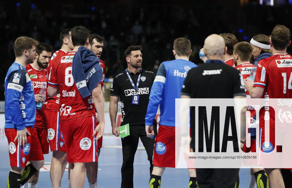 GER HBL season 2021 2022 FÜCHSE Berlin vs TBV Lemgo Lippe, 24 03 22, Max Schmeling Halle, Berlin, speech, timeout, Florian Kehrmann TBV Lemgo Lippe coach , team TBV Lemgo Lippe