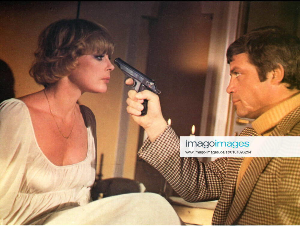 AND THEN THERE WERE NONE AND THEN THERE WERE NONE ELKE SOMMER, OLIVER REED Date: 1974. Strictly editorial use only in conjunction with the promotion of the film. Credit line mandatory. This image is copyright of the film company and is supplied under the terms of issue as film still. No commercial or book cover use permitted without prior consent from the film company. Mandatory credit line: Image courtesy Ronald Grant Archive Mary Evans