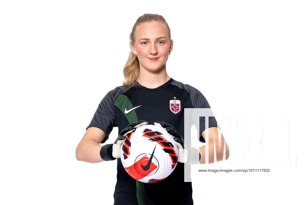 Goalkeeper Sunniva Skoglund of the Norwegian womens national football team poses for a portrait on April 4, 2022 in Oslo Photo Vegard Grott BILDBYRAN kod VG VG0262 bbeng fotball fotboll football norge norway a kvinnor portrett porträtt portraits dam,