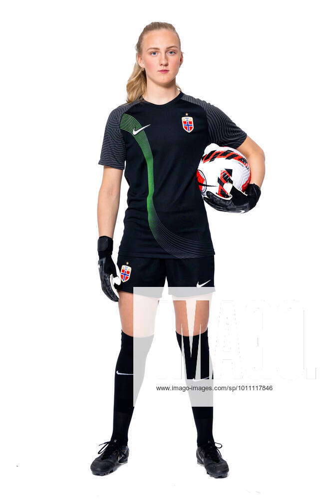 Goalkeeper Sunniva Skoglund of the Norwegian womens national football team poses for a portrait on April 4, 2022 in Oslo Photo Vegard Grott BILDBYRAN kod VG VG0262 bbeng fotball fotboll football norge norway a kvinnor portrett porträtt portraits dam,