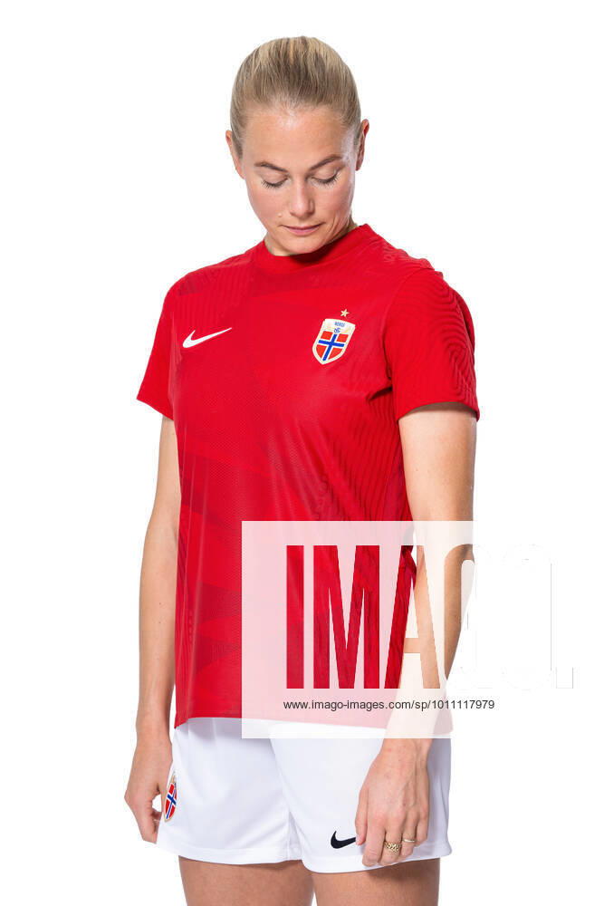 Guro Bergsvand of the Norwegian womens national football team poses for a portrait on April 4, 2022 in Oslo Photo Vegard Grott BILDBYRAN kod VG VG0262 bbeng fotball fotboll football norge norway a kvinnor portrett porträtt portraits dam,