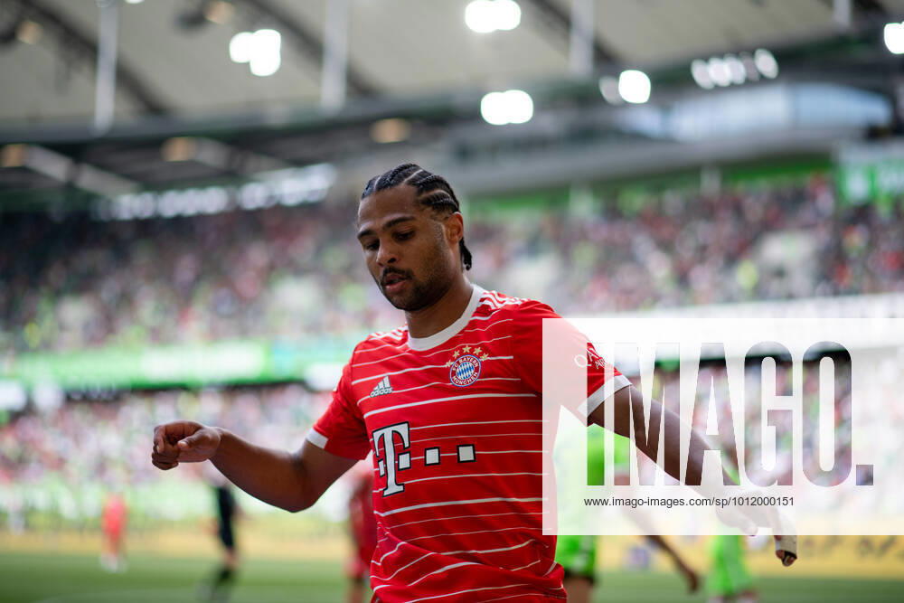Serge Gnabry FC Bayern Muenchen 7 aergert sich, VfL Wolfsburg vs FC Bayern Muenchen, 1 Fussball Bundesliga, 34 Spieltag, Spielzeit 2021 2022, 14 05 2022 DFB DFL regulations prohibit any use of photographs as image sequences and or quasi video VfL Wolfsburg vs FC Bayern Muenchen, 1 Fussball Bundesliga, 34 Spieltag, Spielzeit 2021 2022