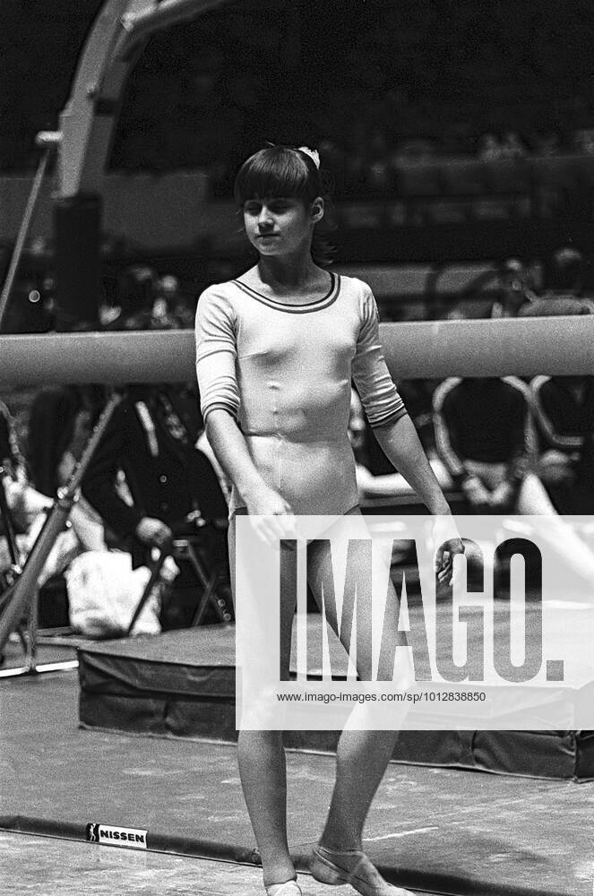GYMNATICS Nadia Comanici Nadia Comanici (ROM) cometing at the 1976 American Cup New York Madison square Garden NY United States