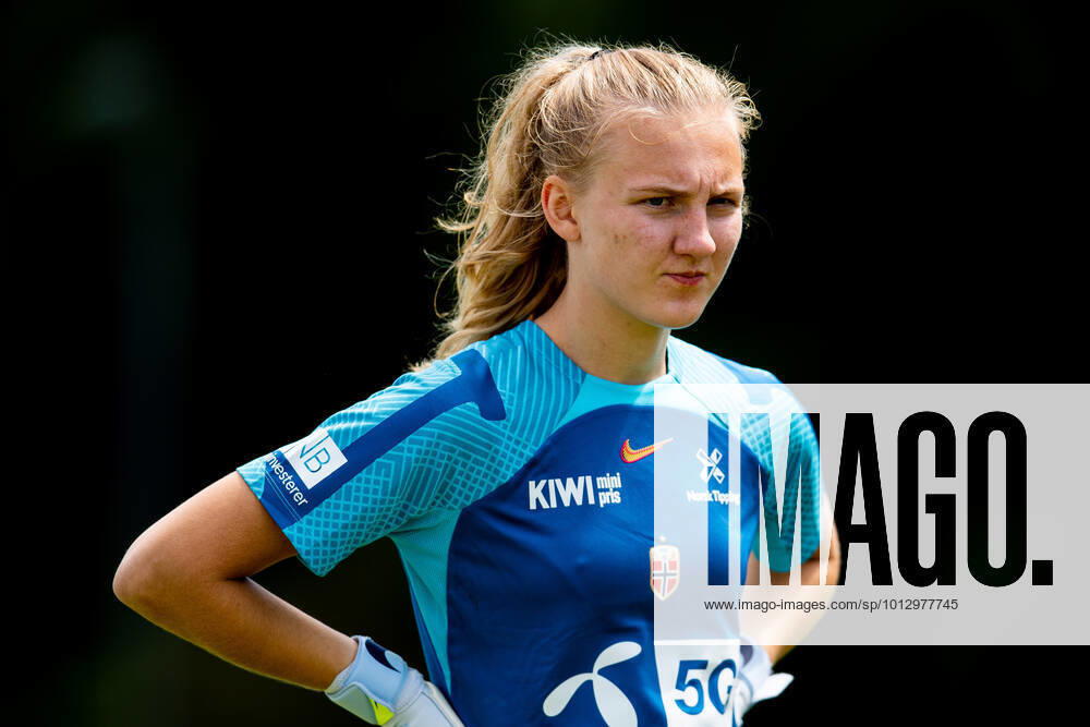 Goalkeeper Sunniva Skoglund of the Norwegian national football team during a training session ahead of the UEFA Women s Euro 2022 Championship on July 4, 2022 in Brighton Photo Vegard Grott BILDBYRAN kod VG VG0308 bbeng fotboll football soccer fotball fotbolls em fotball em europamästerskap em uefa womens euro training practice training training norway norway dam,