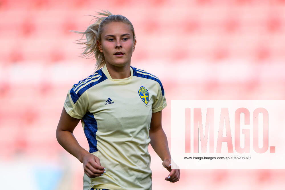 Amanda Nilden of the Swedish women s national football team at a training session during the UEFA Women s Euro 2022 Championship on July 16, 2022 in Leigh Photo Ludvig Thunman BILDBYRAN code LT LT0375 training sweden sweden day 11 dam bbeng,