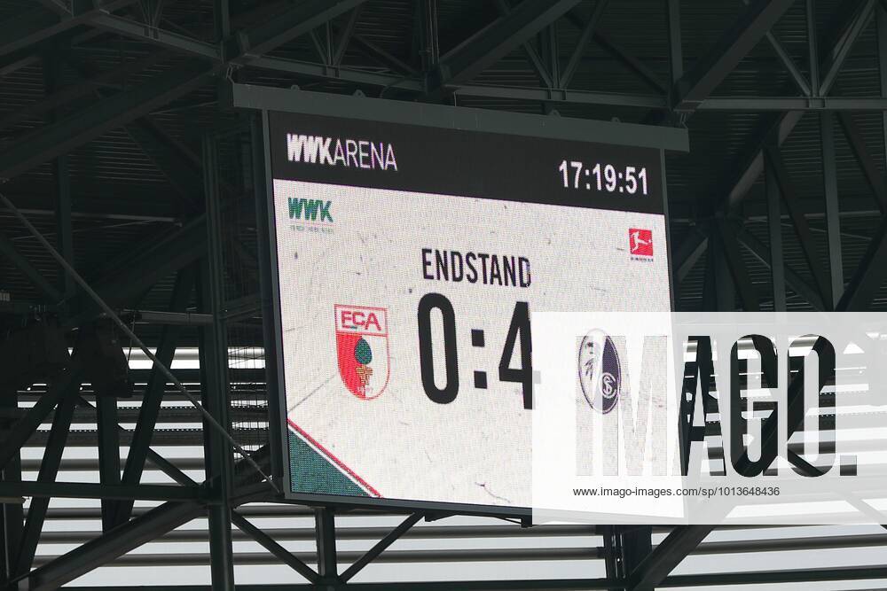 Final score on the scoreboard 0 4, FC Augsburg vs SC Freiburg, Football, 1 Bundesliga, 1 Matchday, 06 08 2022 DFB regulations prohibit any use of photographs as image sequences and or quasi video Augsburg Bayern Germany