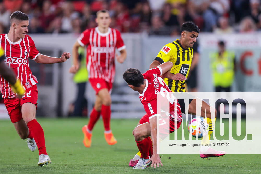 Football, 2022 2023 season, 1 Bundesliga, SC Freiburg Borussia Dortmund, f l Nicolas Höfler SC Freiburg , Mahmoud Dahoud Borussia Dortmund , Photo Dennis Ewert RHR PHOTO xRHR PHOTO DEx