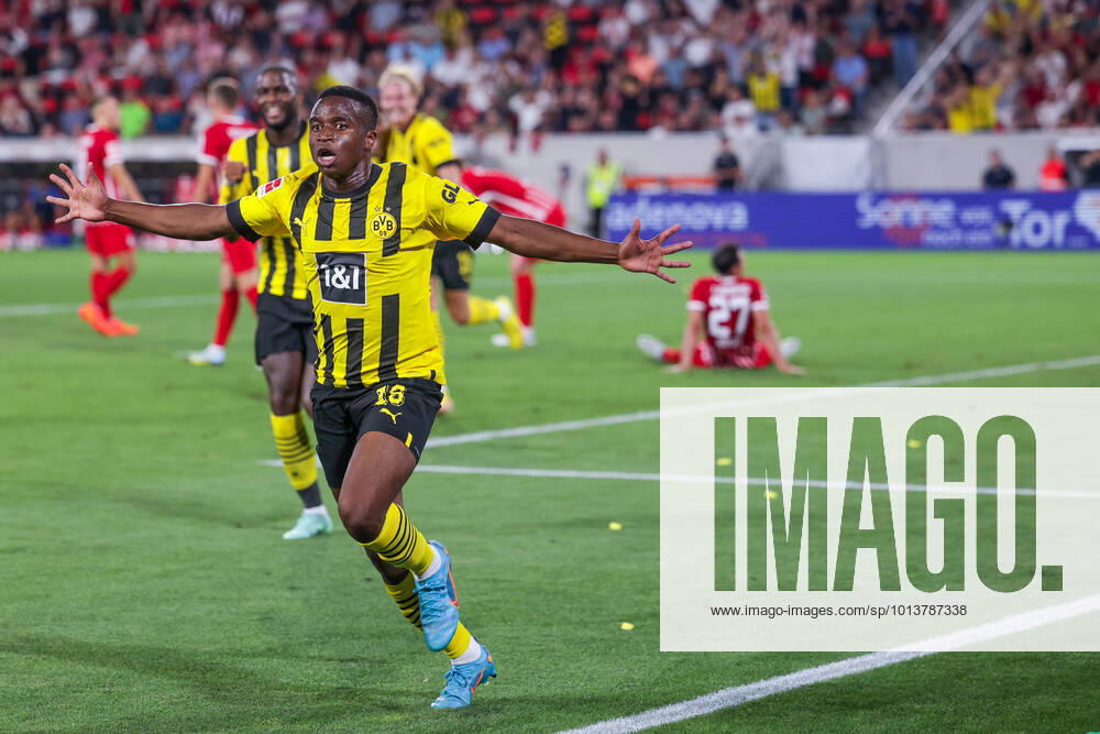 Football, 2022 2023 season, 1 Bundesliga, SC Freiburg Borussia Dortmund, Youssoufa Moukoko Borussia Dortmund celebrates the goal to 1 2, Photo Dennis Ewert RHR PHOTO xRHR PHOTO DEx