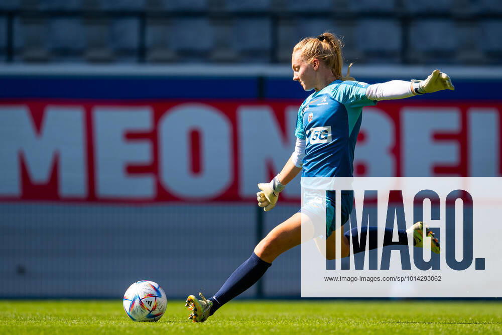 Goalkeeper Sunniva Skoglund of the Norwegian womens national football team during a training session on September 1, 2022 in Leuven Photo Vegard Grott BILDBYRAN code VG VG0346 bbeng fotbol football soccer fotball vm kval kval fifa womens world cup qualifier qualifier training practice training training norge norway brussels belgium belgium dam,