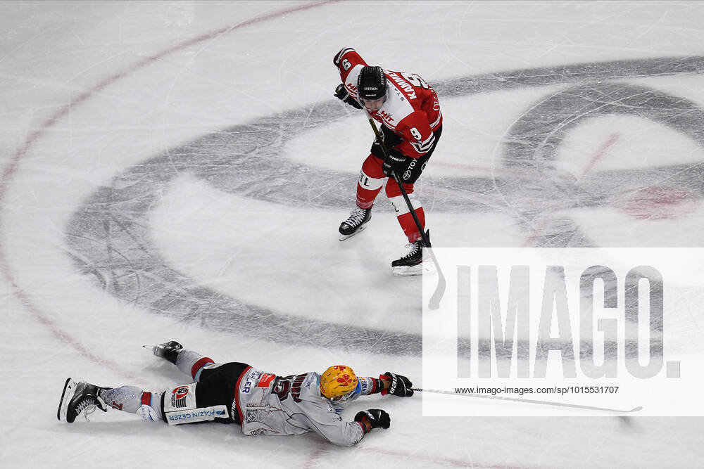 MAXIMILIAN KAMMERER. uuHockey match DEL Kölner Haie - REV Bremerhaven (Fischtown Pinguins)