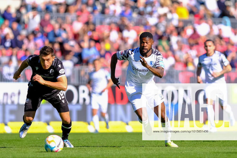 Moritz Broni Kwarteng 1 FC Magdeburg, 08 in duel with Bashkim Ajdini SV Sandhausen, 19 , SV Sandhausen vs 1 FC Magdeburg, Football, 2 Liga, 11 Matchday, Season 2022 2023, 09 10 2022, DFL REGULATES PROHIBIT ANY USE OF PHOTOGRAPHS AS IMAGE SEQUENCES AND OR QUASI VIDEO SV Sandhausen vs 1 FC Magdeburg, Football, 2 Liga, 11 Matchday, Season 2022 2023, 09 10 2022 Sandhausen