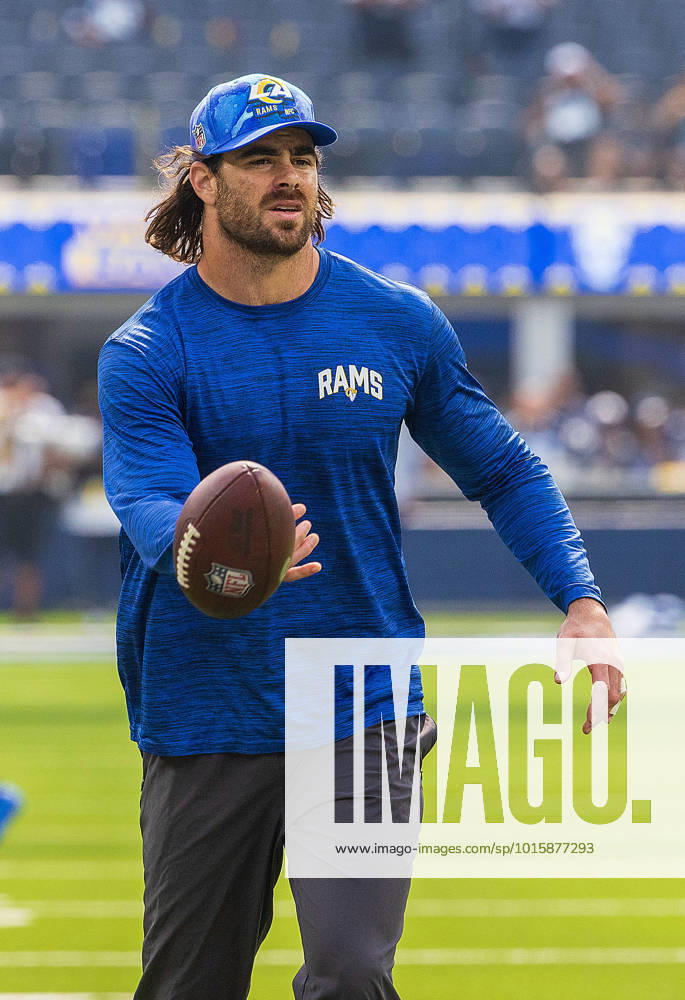 89 Tyler Higbee, TE of the Los Angeles Rams during the pregame for their NFL, American Football Herren, USA game against the Dallas Cowboys on Sunday October 9, 2022 at SoFi Stadium in Inglewood, California. Rams lose to Cowboys, 10-22. ARIANA RUIZ PI Inglewood USA - ZUMAp124 20221009_zaa_p124_005