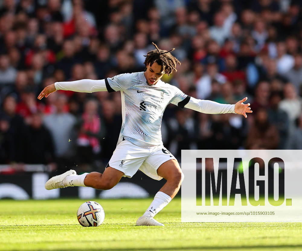 London, England, 9th October 2022. Trent Alexander-Arnold of Liverpool during the Premier League match at the Emirates Stadium, London. Picture credit should read: David Klein Sportimage . SPI-1937-0011