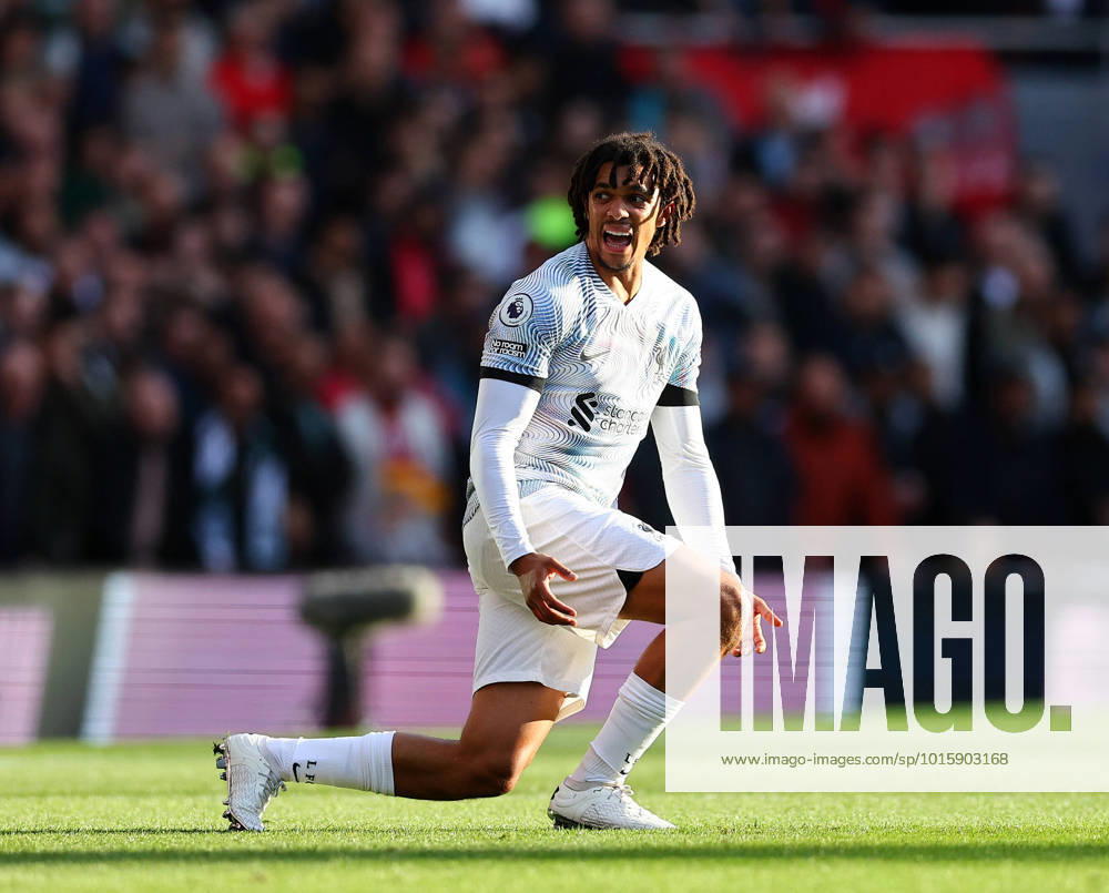London, England, 9th October 2022. Trent Alexander-Arnold of Liverpool during the Premier League match at the Emirates Stadium, London. Picture credit should read: David Klein Sportimage . SPI-1937-0015