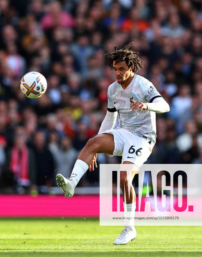 London, England, 9th October 2022. Trent Alexander-Arnold of Liverpool during the Premier League match at the Emirates Stadium, London. Picture credit should read: David Klein Sportimage . SPI-1937-0016