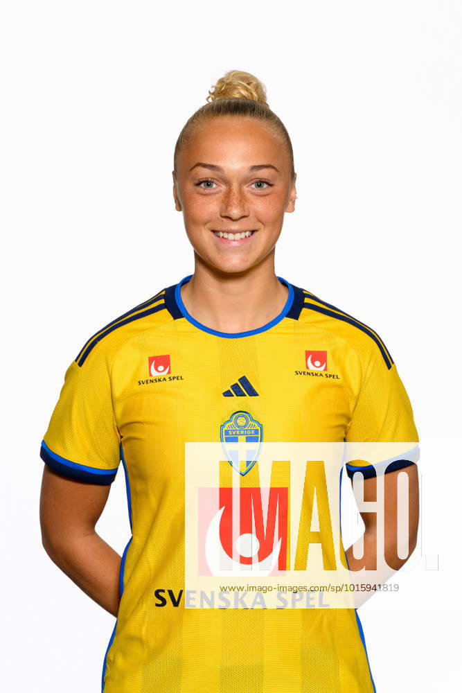 Hanna Bennison of the Swedish womens national football team poses for a portrait on October 10, 2022 in Gothenburg Photo Carl Sandin BILDBYRAN code CS CS0317 football football soccer fotball portrait portraits sweden sweden lady bbeng,