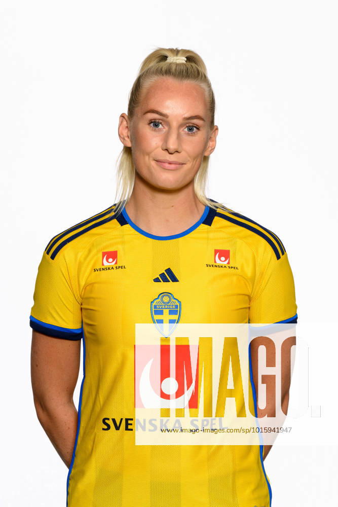 Stina Blackstenius of the Swedish womens national football team poses for a portrait on October 10, 2022 in Gothenburg Photo Carl Sandin BILDBYRAN code CS CS0317 football football soccer fotball portrait portraits sweden sweden lady bbeng,