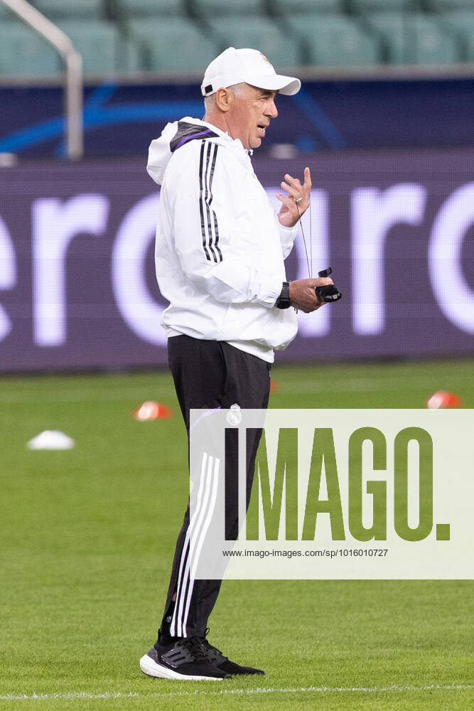 Real Madrid Training Session And press conference, PK, Pressekonferenz Trener Carlo Ancelotti (Real) during the training session and press conference of Real Madrid in Warsaw, Poland, on October 10, 2022. Warsaw Poland