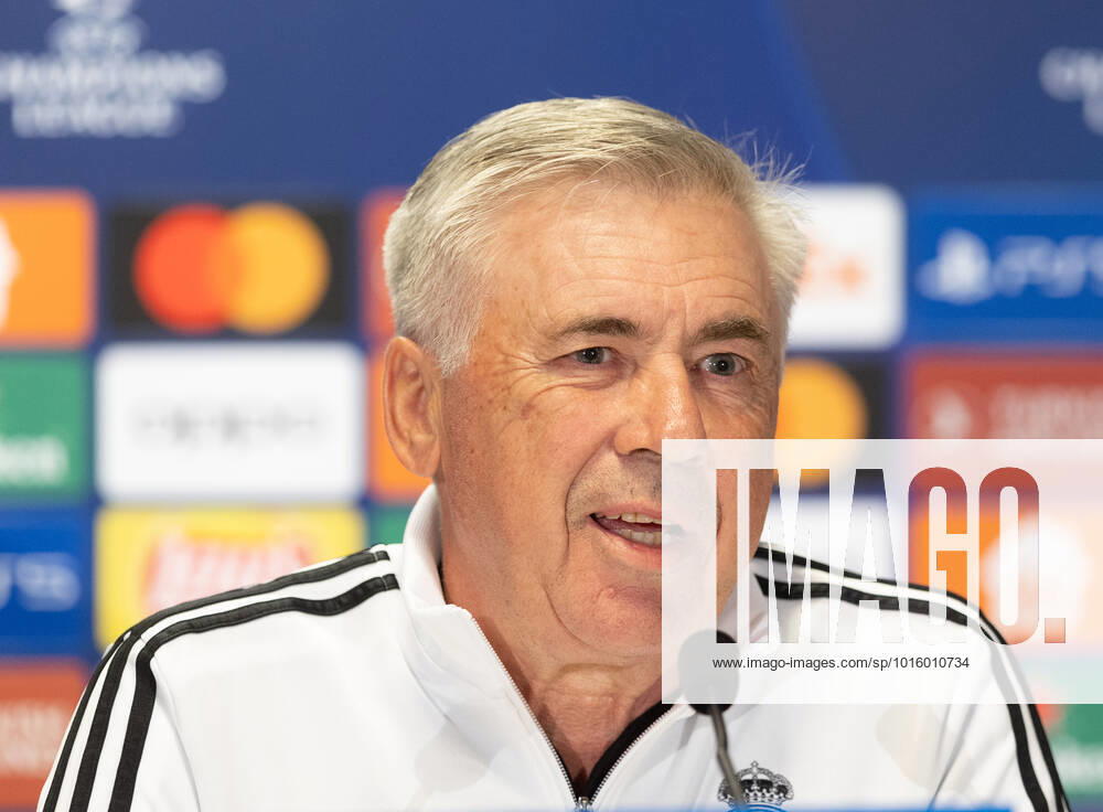 Real Madrid Training Session And press conference, PK, Pressekonferenz Trener Carlo Ancelotti (Real) during the training session and press conference of Real Madrid in Warsaw, Poland, on October 10, 2022. Warsaw Poland