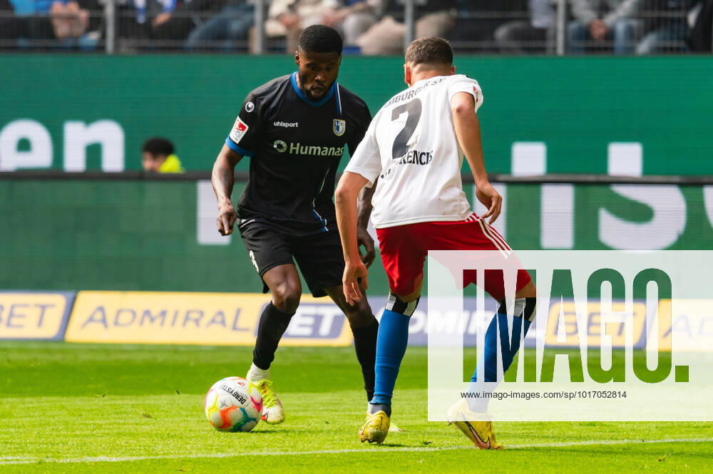 Moritz Broni Kwarteng 1 FC Magdeburg 8 vs William Mikelbrencis Hamburger SV 2 Hamburger SV vs 1 FC Magdeburg, Football, 2 Bundesliga, Matchday 13, Season 2022 23, 23 10 2022 DFL REGULATES PROHIBIT ANY USE OF PHOTOGRAPHS AS IMAGE SEQUENCES AND OR QUASI VIDEO Press photo Marcel von Fehrn Hamburger SV vs 1 FC Magdeburg, Football, 2 Bundesliga, Matchday 13, Season 2022 23, 23 10 2022 Hamburg