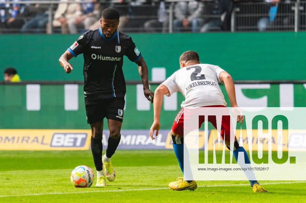 Moritz Broni Kwarteng 1 FC Magdeburg 8 vs William Mikelbrencis Hamburger SV 2 Hamburger SV vs 1 FC Magdeburg, Football, 2 Bundesliga, Matchday 13, Season 2022 23, 23 10 2022 DFL REGULATES PROHIBIT ANY USE OF PHOTOGRAPHS AS IMAGE SEQUENCES AND OR QUASI VIDEO Press photo Marcel von Fehrn Hamburger SV vs 1 FC Magdeburg, Football, 2 Bundesliga, Matchday 13, Season 2022 23, 23 10 2022 Hamburg