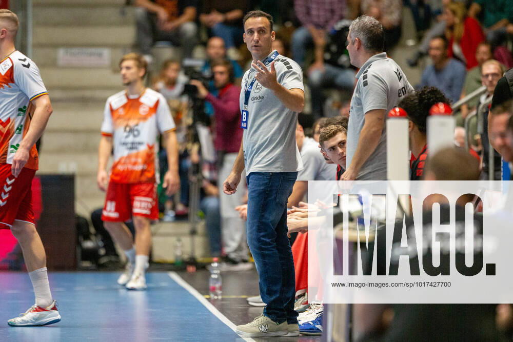 Roberto Garcia Parrondo MT Melsungen, coach GER, ASV Hamm Westfalen vs MT Melsungen, handball, 1 Bundesliga, 9 Spieltag, Spielzeit 2022 2023, 27 10 2022 GER, ASV Hamm Westfalen vs MT Melsungen, handball, 1 Bundesliga, 9 Spieltag, Spielzeit 2022 2023, 27 10 2022 Hamm