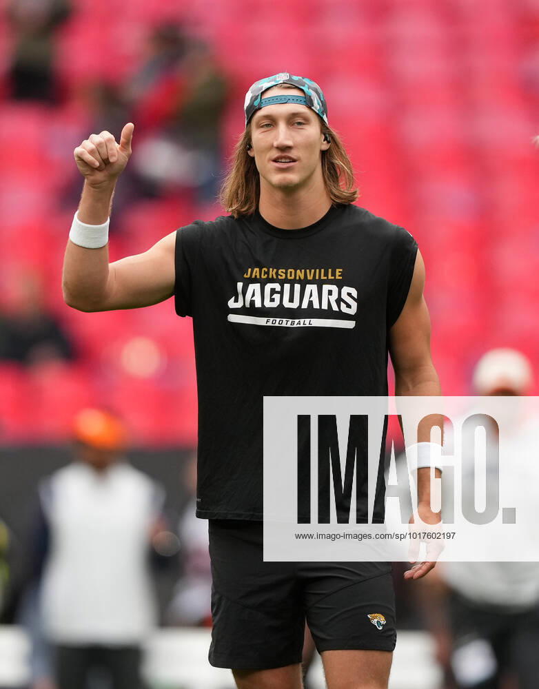 Trevor Lawrence of Jacksonville Jaguars pre match during the NFL, American Football Herren, USA match between Jacksonville Jaguars and Denver Broncos at Wembley Stadium, London, England on 30 October 2022.