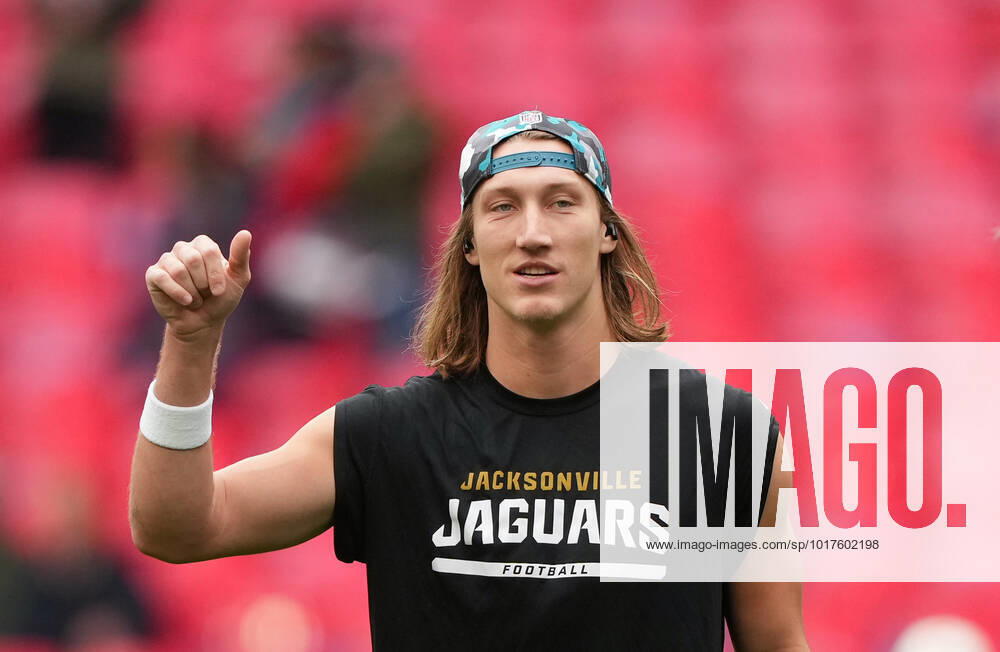 Trevor Lawrence of Jacksonville Jaguars pre match during the NFL, American Football Herren, USA match between Jacksonville Jaguars and Denver Broncos at Wembley Stadium, London, England on 30 October 2022.