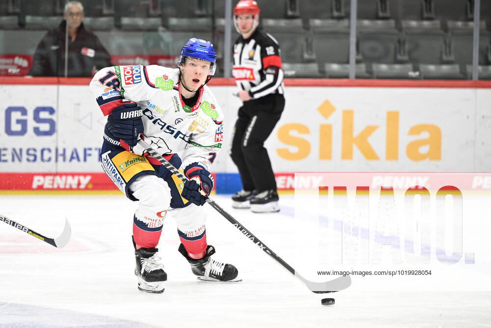 Jonas Mueller Eisbaeren Berlin 18 Schwenninger Wild Wings vs Eisbaeren Berlin, ice hockey, DEL, 25 match day, season 2022 2023, 30 11 2022 Schwenninger Wild Wings vs Eisbaeren Berlin, ice hockey, DEL, penny DEL, 25 match day, season 2022 2023, 30 11 2022 Schwenningen
