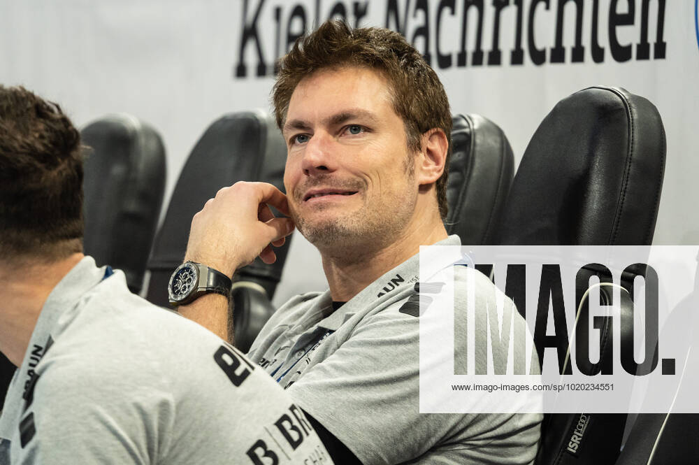 Carsten Lichtlein MT Melsungen goalkeeper coach THW Kiel vs MT Melsungen, handball, Bundesliga, matchday 16, season 2022 2023, 11 12 2022 press photo Marcel von Fehrn THW Kiel vs MT Melsungen, handball, Bundesliga, matchday 16, season 2022 2023, 11 12 2022 Kiel