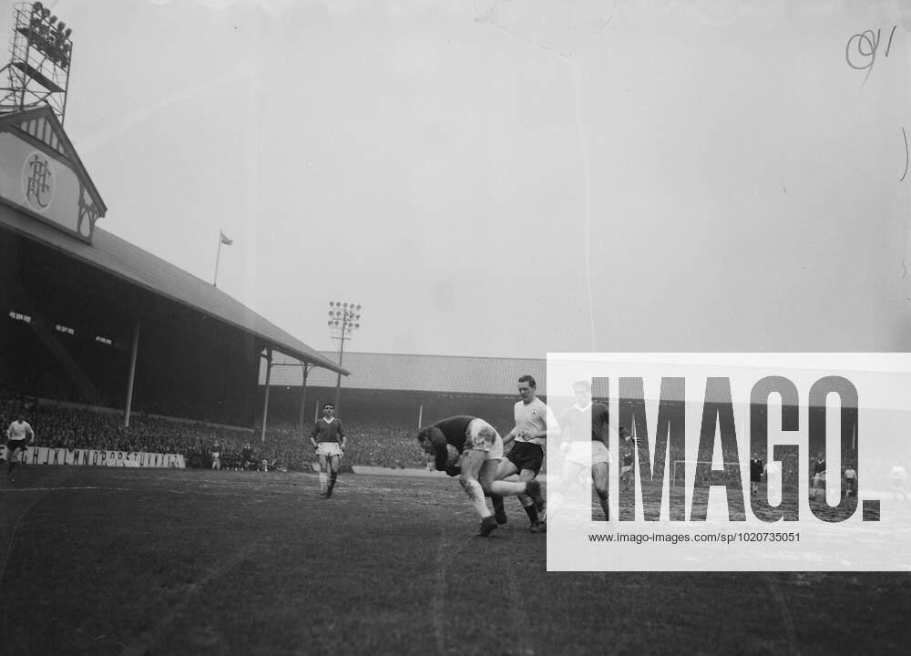 Manchester United, ManU V TOTTENHAM HOTSPUR FOOTBALL MATCH 23 JANUARY 1960 United Kingdom England