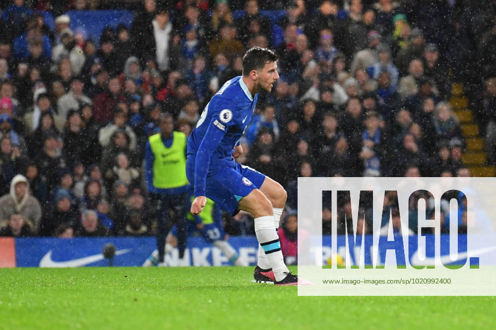 Chelsea v Bournemouth Premier League 27 12 2022. Chelsea midfielder Mason Mount (19) GOAL scores 2-0 during the Premier League match between Chelsea and Bournemouth at Stamford Bridge, London, England on 27 December 2022. London Stamford Bridge Greater London England Editorial use only DataCo restrictions apply See www.football-dataco.com ,