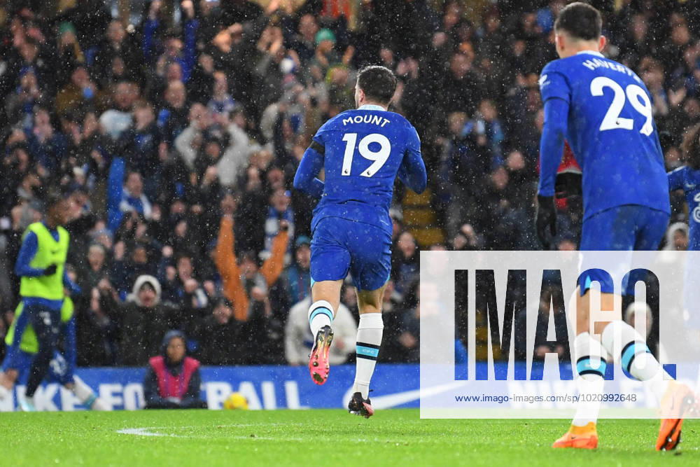 Chelsea v Bournemouth Premier League 27 12 2022. Chelsea midfielder Mason Mount (19) GOAL scores 2-0 and celebrates during the Premier League match between Chelsea and Bournemouth at Stamford Bridge, London, England on 27 December 2022. during the Premier League match between Chelsea and Bournemouth at Stamford Bridge, London, England on 27 December 2022. London Stamford Bridge Greater London England Editorial use only DataCo restrictions apply See www.football-dataco.com ,