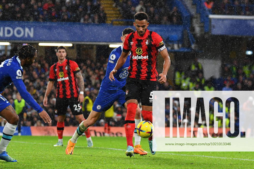 Chelsea v Bournemouth Premier League 27 12 2022. AFC Bournemouth defender Lloyd Kelly (5) on the ball during the Premier League match between Chelsea and Bournemouth at Stamford Bridge, London, England on 27 December 2022. London Stamford Bridge Greater London England Editorial use only DataCo restrictions apply See www.football-dataco.com ,