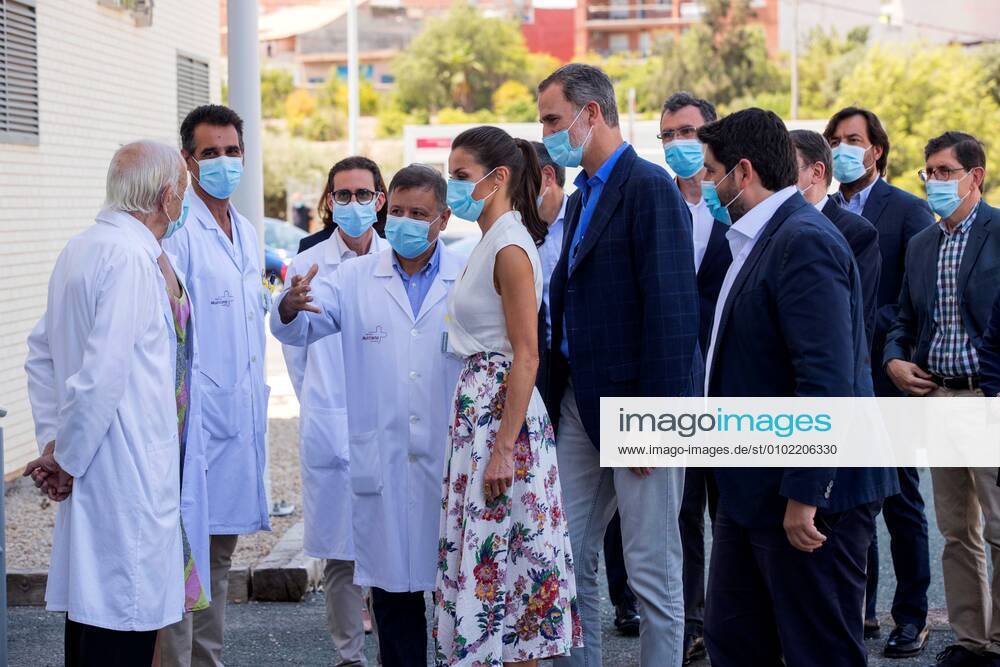 Spain s King Felipe VI (C-R) and Queen Letizia (C), accompanied by Murcia s regional president, Fernando Lopez Miras (R), visit the Biomedical Research Institute of Murcia (IMIB) in Murcia, southeastern Spain, 07 July 2020. The royal couple is visiting Murcia in the framework of a national tour in support of Spanish citizens and industries after the Covid-19 coronavirus lockdown was lifted in the country. Spain s Royal Couple visit Biomedical Research Institute of Murcia (IMIB) in Murcia !ACHTUNG: NUR REDAKTIONELLE NUTZUNG!
