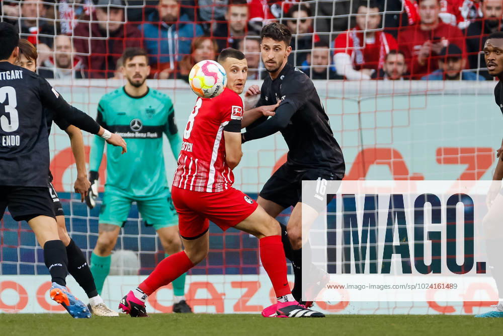 Maximilian Eggestein SC Freiburg, 08 and Atakan Karazor VfB Stuttgart 16 fighting for the ball , GER, SC Freiburg vs VfB Stuttgart, Football, Bundesliga, 20 Matchday, Season 2022 2023, 11 02 2023 DFL REGULATES PROHIBIT ANY USE OF PHOTOGRAPHS AS IMAGE SEQUENCES AND OR QUASI VIDEO GER, SC Freiburg vs VfB Stuttgart, Football, Bundesliga, 20 Matchday, Season 2022 2023, 11 02 2023 Freiburg im Breisgau