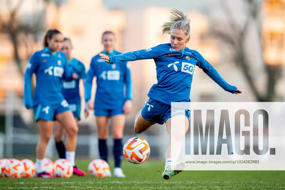 Thea Bjelde of the Norwegian womens national football team during a training session on February 13, 2023 in Angers Photo Vegard Grot BILDBYRAN code VG VG0392 bbeng football football soccer football training international friendly private international training practice training training norway norway women women,