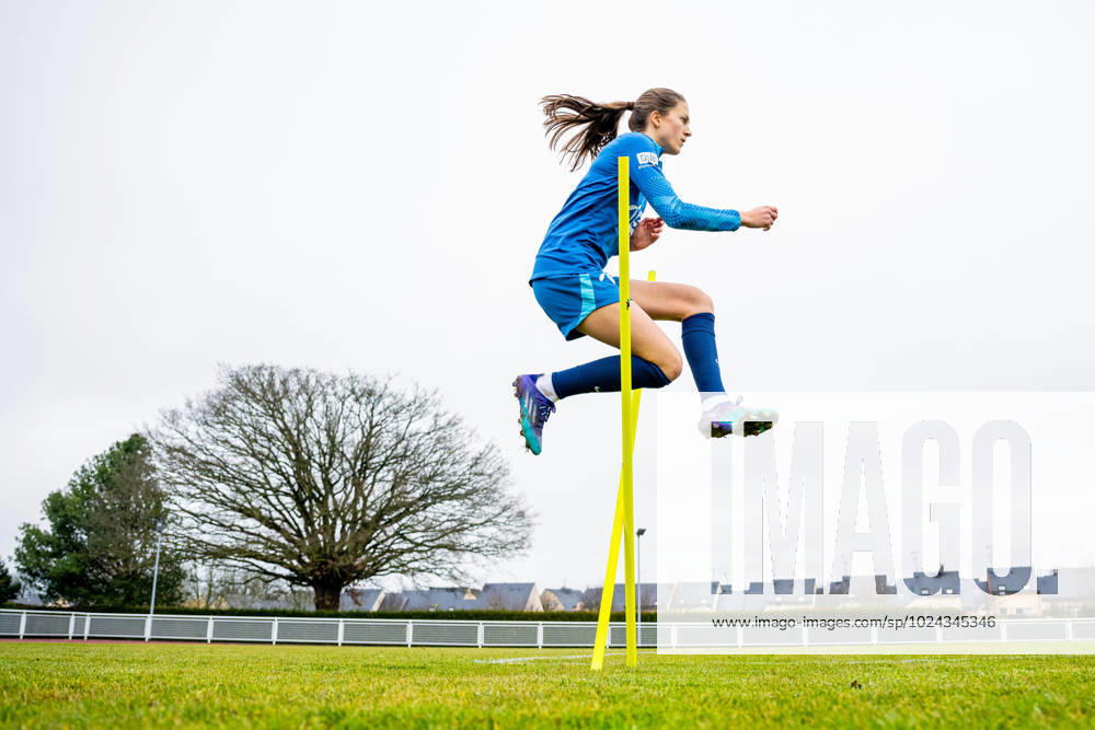 Emma Stolen Godo of the Norwegian womens national football team during a training session on February 17, 2023 in Laval Photo Vegard Grot BILDBYRAN code VG VG0399 bbeng football football soccer fotball training practice training training norge norway women women,