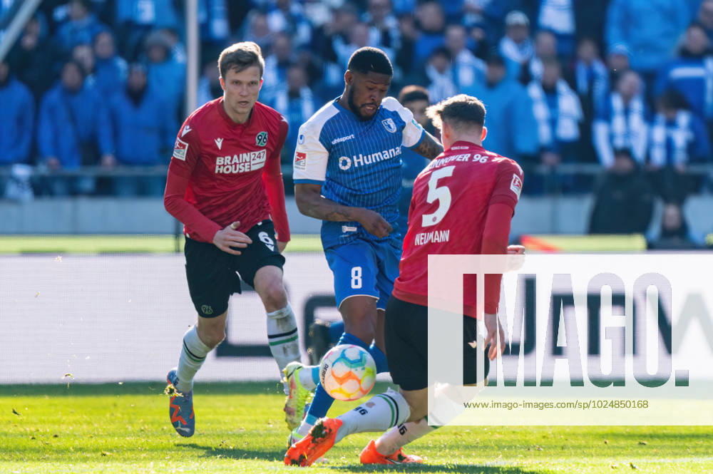 Moritz Broni Kwarteng 1 FC Magdeburg 8 vs Phil Neumann Hannover 96, 05 Hannover 96 vs 1 FC Magdeburg, Football, 2 Bundesliga, Matchday 22, Season 2022 23, 26 02 2023 DFL REGULATES PROHIBIT ANY USE OF PHOTOGRAPHS AS IMAGE SEQUENCES AND OR QUASI VIDEO Press Photo Marcel von Fehrn Hannover 96 vs 1 FC Magdeburg, Football, 2 Bundesliga, Matchday 22, Season 2022 23, 26 02 2023 Hannover