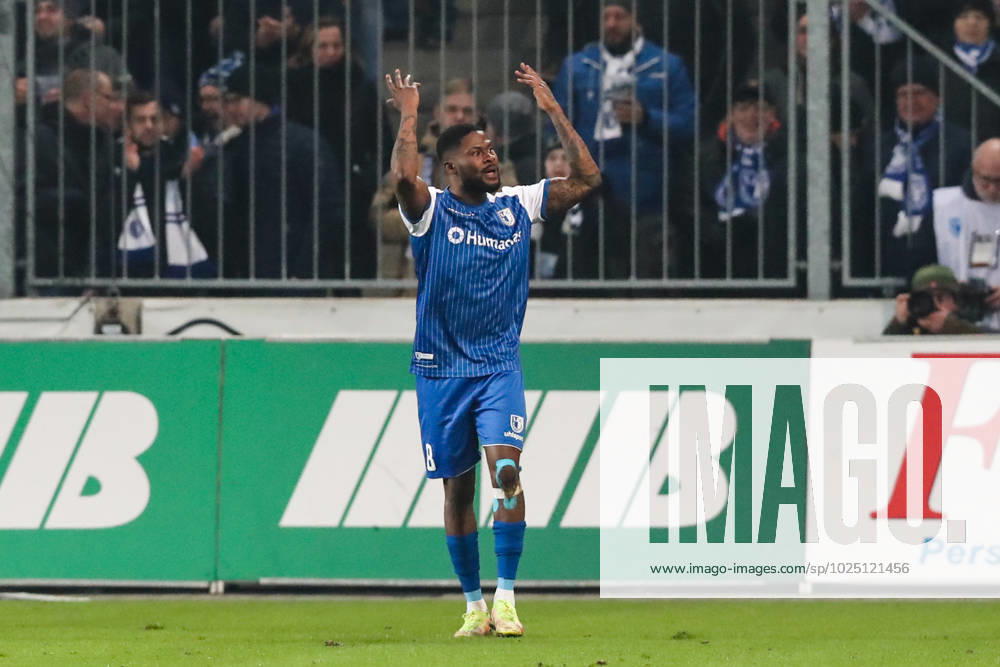 Goal celebration scorer Moritz Broni Kwarteng 1 FC Magdeburg,8 hits to 1 0 2 Football Bundesliga season 2022 2023 1 FC Magdeburg vs 1 FC Kaiserslautern in the MDCC Arena in Magdeburg release plate,action,soccer,man,men,Germany