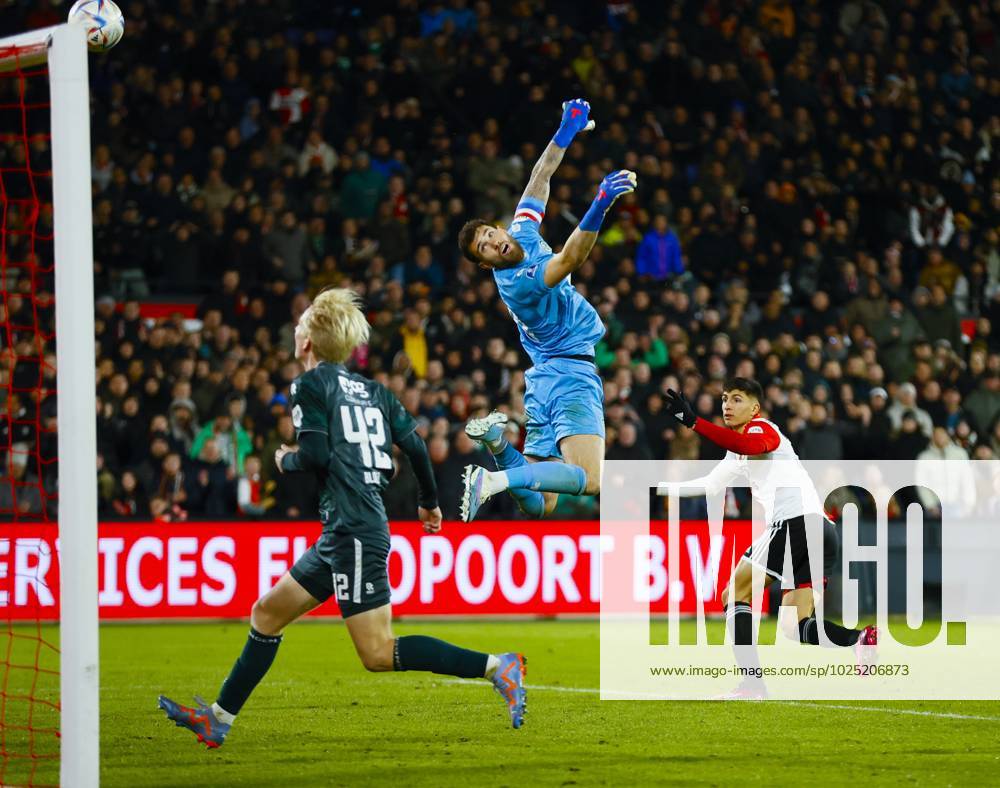 ROTTERDAM - (l-r) Thijmen Blokzijl of FC Groningen, FC Groningen goalkeeper Michael Verrips, Ezequiel Bullaude of Feyenoord during the Dutch premier league match between Feyenoord and FC Groningen at Feyenoord Stadion de Kuip on March 4, 2023 in Rotterdam, Netherlands. ANP PIETER STAM DE JONGE Dutch Eredivisie 2022 2023 ANPxSportx IVx 464218559 originalFilename: 464218559