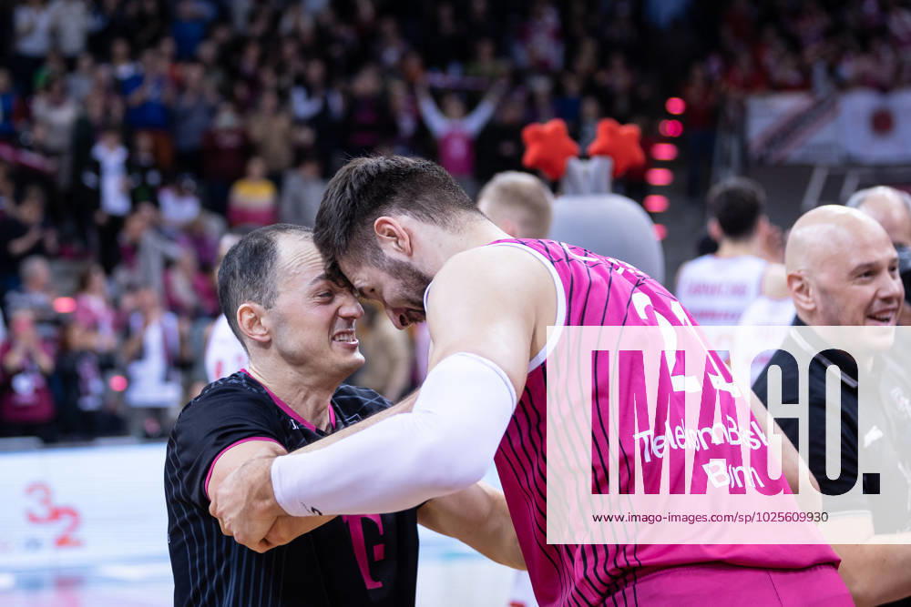 EasyCredit Basketball Bundesliga, Telekom Baskets Bonn vs Würzburg Baskets, 11 03 2023 Karsten TADDA Telekom Baskets Bonn 9 and Leon KRATZER Telekom Baskets Bonn 21 celebrate