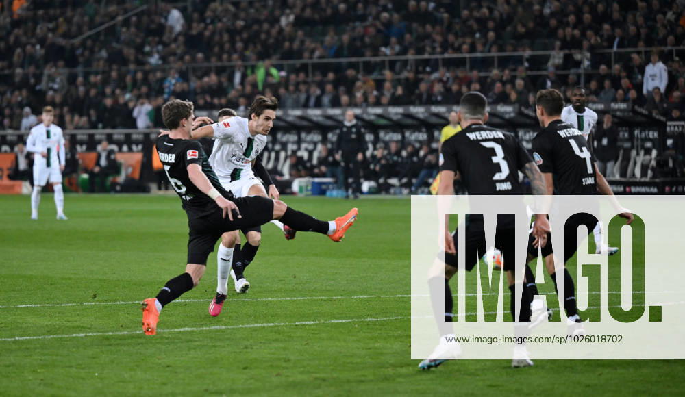 Florian Neuhaus Borussia Moenchengladbach , li , scores the goal to 2 1 17 03 2023, Football GER, season 2022 2023, 1 Bundesliga, 25 matchday, Borussia Mönchengladbach SV Werder Bremen, Moenchengladbach Borussia Park Nordrhein Westfalen Germany Team2