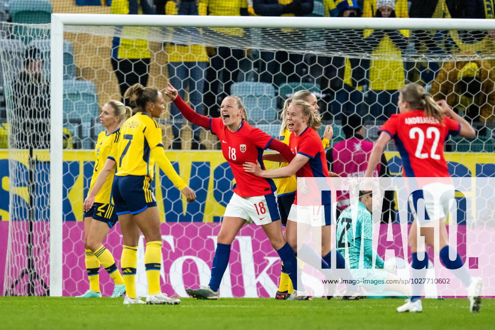 Frida Maanum of Norway celebrates after scoring 3 3 during the international friendly football match between Sweden and Norway on April 11, 2023 in Gothenburg Photo Carl Sandin BILDBYRAN code CS JJ0272 fotbol football soccer fotball tränningslandskamp international friendly sweden a sweden norway norway lady bbeng jubel,