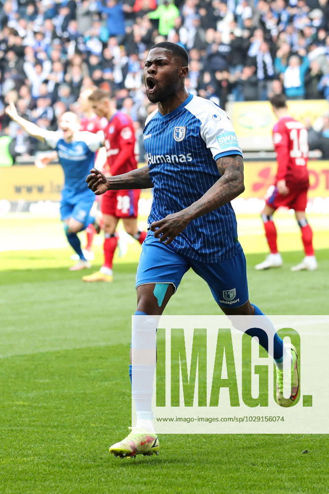 Goal celebration scorer Moritz Broni Kwarteng 1 FC Magdeburg,8 hits to 1 0 2 Football Bundesliga season 2022 2023 1 FC Magdeburg vs Hamburger SV in the MDCC Arena in Magdeburg action,soccer,man,men,Germany