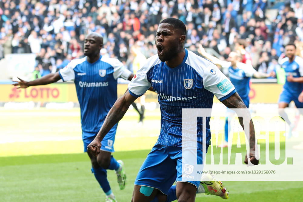 Goal celebration scorer Moritz Broni Kwarteng 1 FC Magdeburg,8 hits to 1 0 2 Football Bundesliga season 2022 2023 1 FC Magdeburg vs Hamburger SV in the MDCC Arena in Magdeburg action,soccer,man,men,Germany