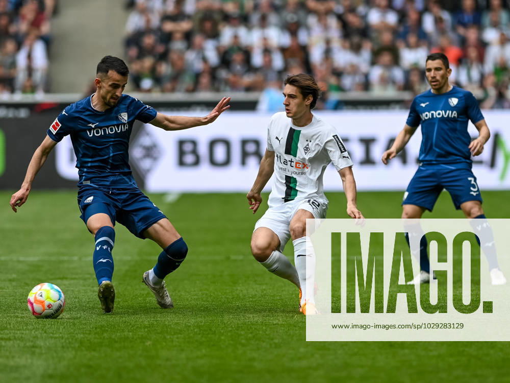 Florian Neuhaus Borussia Moenchengladbach, 32 lets the ball clap before Erhan Masovic VfL Bochum, 04 can intervene Behind Kevon Stoeger VfL Bochum, 07 Borussia Moenchengladbach vs VfL Bochum, Football, Bundesliga, 31 Matchday, Saison 2022 2023, 06 05 2023 DFB DFL Regulations prohibit any use of Photographs as image sequences and or quasi video Borussia Moenchengladbach vs VfL Bochum, Football, Bundesliga, 31 Spieltag, Saison 2022 2023, 06 05 2023 Moenchengladbach