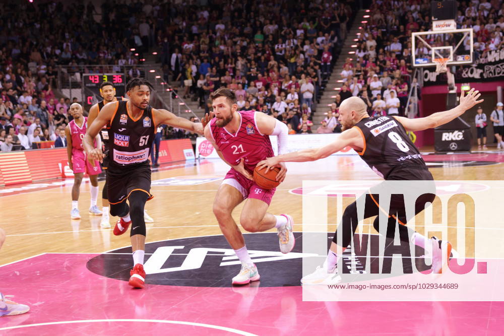 Leon Kratzer Telekom Baskets Bonn vs ratiopharm ulm Photo Jörn Wolter